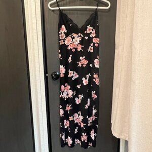 No Boundaries Women's Floral Dress Black and Floral Size XS with Slit